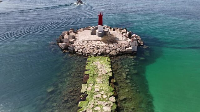 Espig&oacute;n de un puerto del mediterraneo