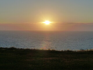 Coucher de soleil sur la mer à Etretat