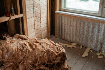 Slag wool and insulation inside a house under construction - 762247777