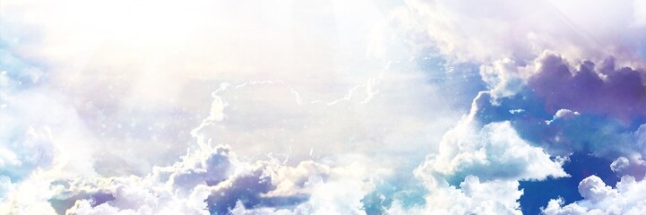 太陽光が彼方から差し込む天国のワイドサイズ風景イラスト © NORIMA