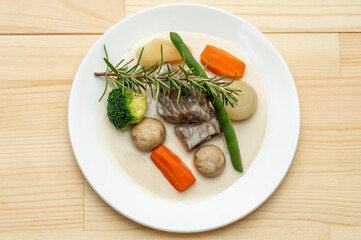 牛肉のクリーム煮込み