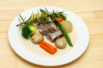 牛肉のクリーム煮込み