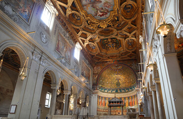 Fototapeta na wymiar Interior of Basilica of San Clemente in Rome, Italy 