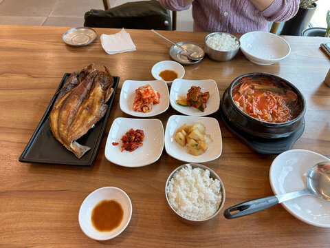 생선구이 백반