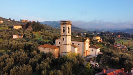 Fototapeta na wymiar Church in Italian countryside
