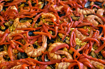 Cocinando paella de mariscos