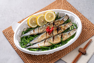 Korean food, side dishes, fish, grilled fish, steamed, saury, mackerel, japchae, codari, jeon, stir-fried pork, yukgaejang, soybean paste stew, kimchi, kkakdugi,