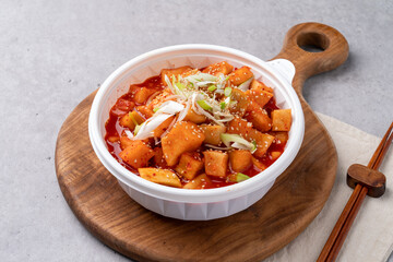 Korean food, side dishes, fish, grilled fish, steamed, saury, mackerel, japchae, codari, jeon, stir-fried pork, yukgaejang, soybean paste stew, kimchi, kkakdugi,