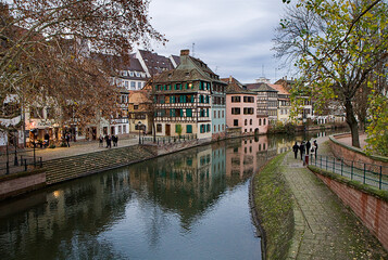 Fototapeta na wymiar Strasbourg centre et vieille ville