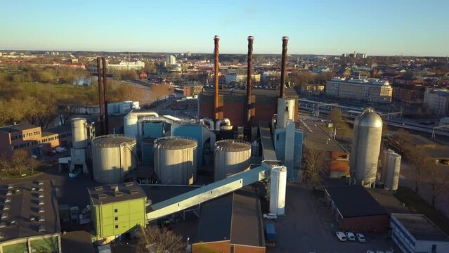 Sustainable electrical power and heat plant running on recycled resources in Linkoping, Sweden. Electricity production from reused waste