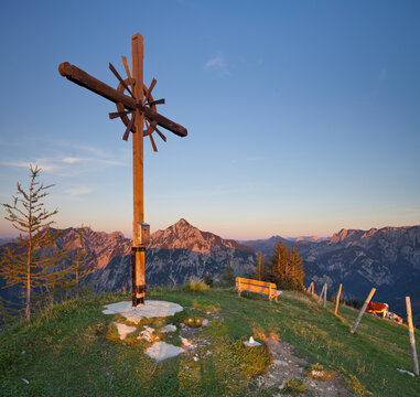 Blick von Thorh&ouml;he auf Rinnkogel (1823m), Gipfelkreuz, Postalm, Salzburg Land, &Ouml;sterreich