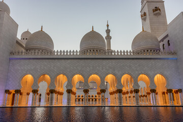 Sheikh Zayed Grand Mosque in Abu Dhabi, United Arab Emirates. - 762749572