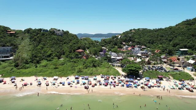 Drone praia da Tainha na cidade de Bombinhas, litoral de Santa Catarina