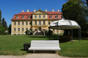 Schlossgarten am Barockschloss Rammenau in Sachsen