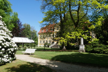 Schlossgarten am Barockschloss Rammenau in Sachsen