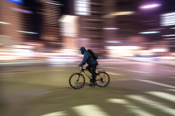 Fototapeta premium 疾走感のある自転車の流し撮り