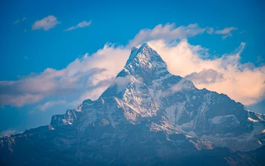Papier Peint photo autocollant Annapurna landscape view with snow covered Mount Machhapuchhre range in Nepal.