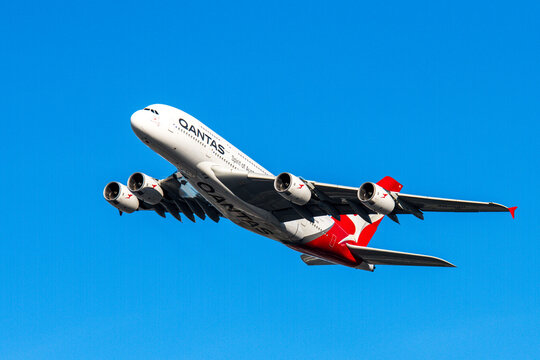 VH-OQD - Airbus A380-842 - Qantas Spirit of Australia Aircraft in the blue afternoon sky