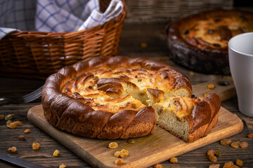 Homemade golden sweet bread - 763002350