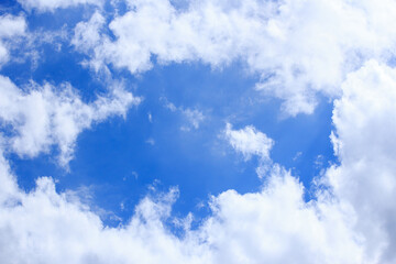 Obraz premium Blue sky background with clouds
