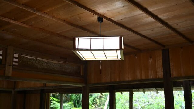 日本の古い木造家屋の照明器具