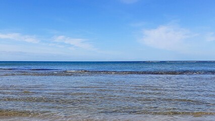 Il blu del mare e l'azzurro del cielo.
