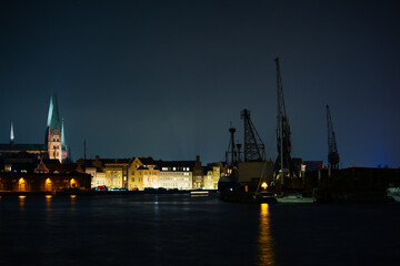 Fototapeta premium Lübeck bei Nacht