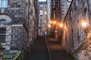 Warriston Close stairs in historic part of Edinburgh, Scotland, UK - obrazy, fototapety, plakaty