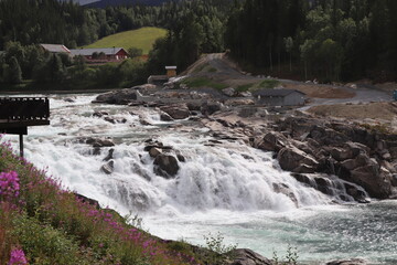 Stromschnellen eines norwegischen Wasserfalls