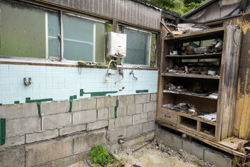 Fototapeta na wymiar 火事後に解体した台所