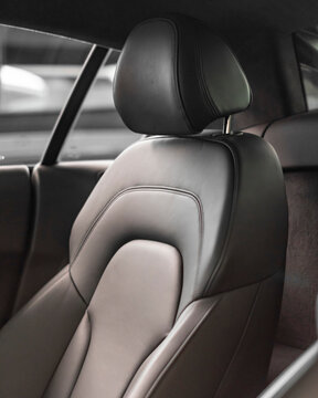 Audi R8 V10 2015 model year black leather seat focused shot - High Resolution Image