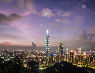 Naklejka premium Night of Taipei 101