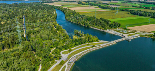 Der Lochbachanstich an der Lechstaustufe Unterbergen von oben