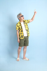 60s Senior in Summer vacation