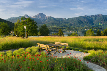 Aussichtspunkt beim Egger Marterl, Bänke, Mittagskogel, Faaker See, Kärnten, Österreich
