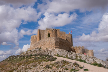 Fototapeta na wymiar Castillo de Consuegra en la provincia de Toledo, Castilla-La Mancha, España