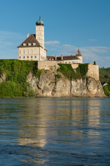 Fototapeta na wymiar Schloss Schönbühel, Melk, Wachau, Donau, Niederösterreich, Österreich