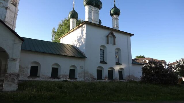 Church of Savior on City (Church of Origin of Honorable Trees of the Lord's Cross) is church of Yaroslavl central deanery of Yaroslavl diocese of Russian Orthodox Church on Kotoroslnaya embankment.