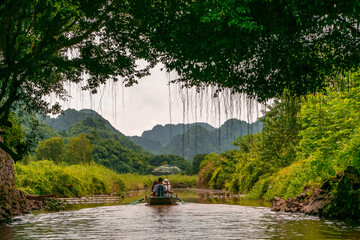 Hoa Lu, Ninh Binh, Vietnam: Sailing by the Red River Delta