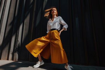 Obraz premium Woman in white shirt