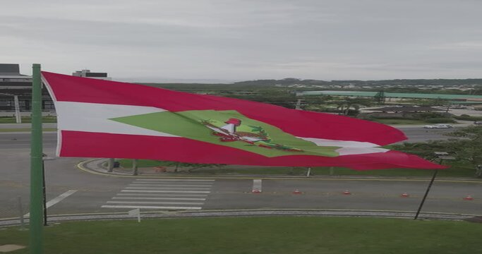 Bandeira Santa Catarina Drone Teatro Pedro Ivo Funda&ccedil;&atilde;o Catarinense Cultura Hist&oacute;ria S&iacute;mbolo Estadual Arquitetura Espet&aacute;culos Eventos Culturais Preserva&ccedil;&atilde;o Patrim&ocirc;nio SC 401 Teatro M&uacute;sica Artes