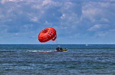 Touchdown from the balloon on to the boat on the lake - Grand Bend, ON, Canada