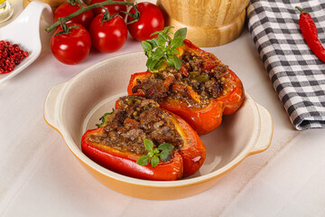 Bell pepper stuffed minced meat