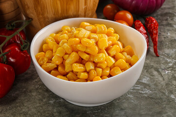 Sweet canned ripe corn grain