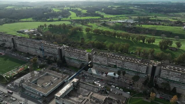 Veduta aerea del Nuovo Corviale detto "il Serpentone" per la sua lunghezza. 
Un complesso residenziale di Roma, Italia, situato nella periferia sud-occidentale della capitale.