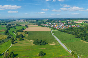 Das Vilstal rund um den Vilstalsee in Niederbayern im Luftbild