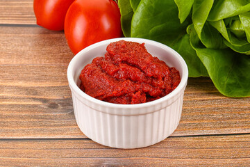 Tomato puree sauce for cooking