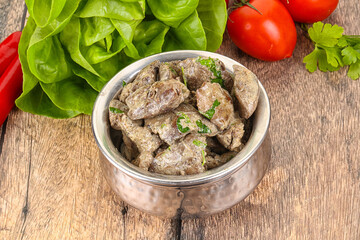 Chicken liver with cream sauce