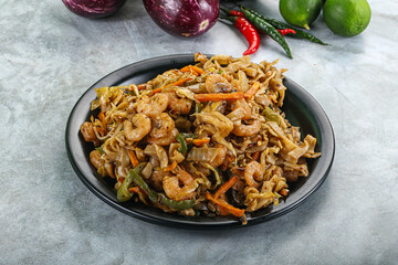 Pad thai - noodle with egg and prawn