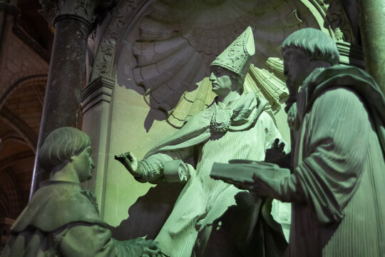 Bapt&ecirc;me de Clovis - Basilique Saint Remi, Reims, Champagne Ardennes, France